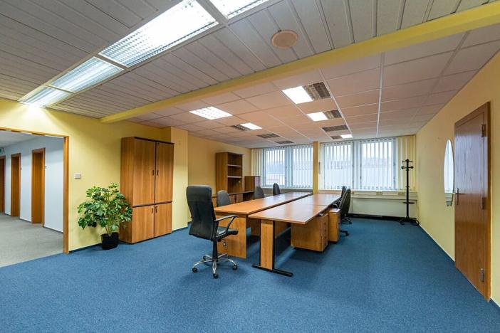 Pronájem kanceláře, Praha - Vysočany, Freyova, 276 m2