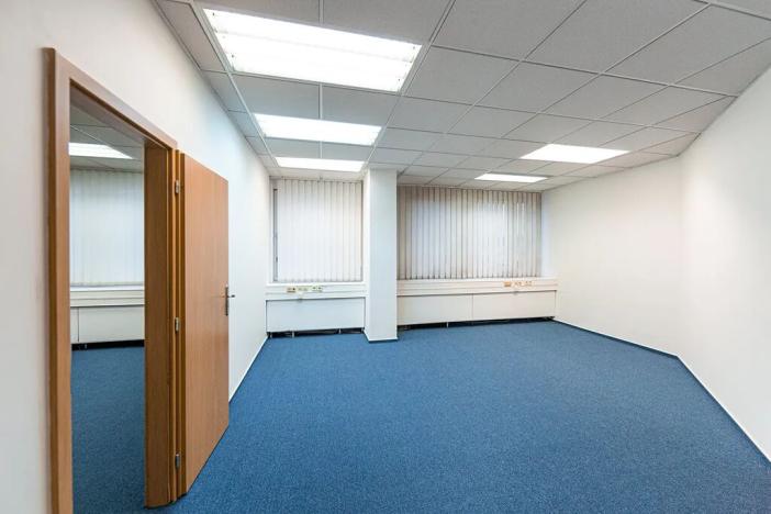 Pronájem kanceláře, Praha - Vysočany, Freyova, 89 m2