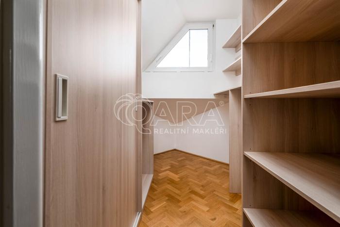 Prodej rodinného domu, Mladá Boleslav - Mladá Boleslav III, Prostřední, 290 m2