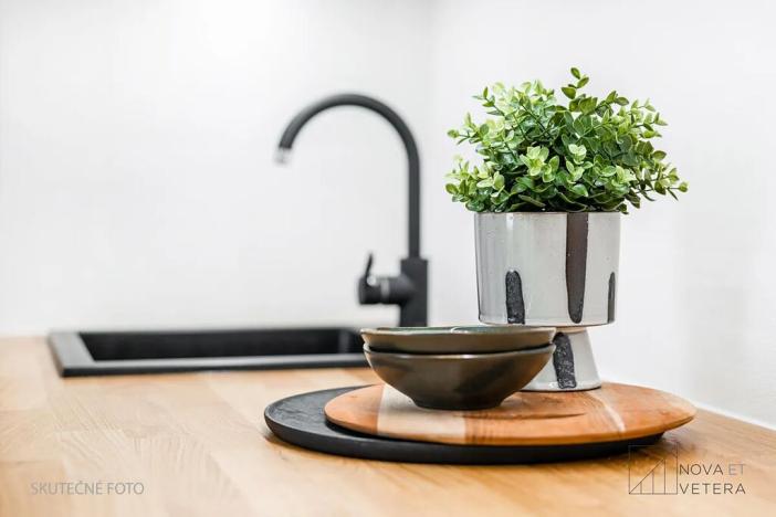 Prodej bytu 2+kk, Praha - Břevnov, Nad Kajetánkou, 42 m2