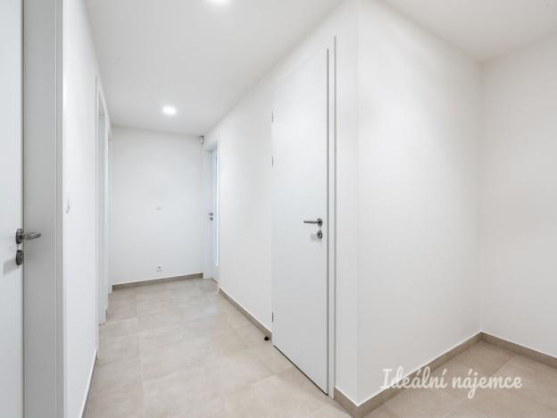Pronájem bytu 3+kk, Praha - Hloubětín, Domalípova, 90 m2