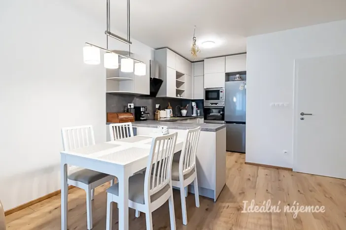 Pronájem bytu 2+kk, Horoměřice, Velvarská, 53 m2
