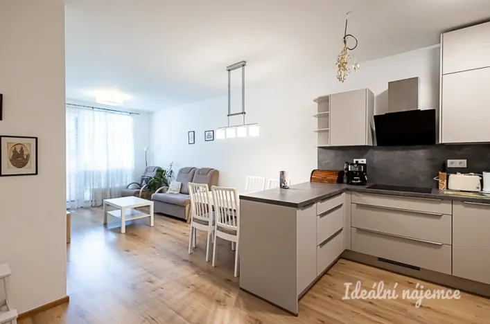 Pronájem bytu 2+kk, Horoměřice, Velvarská, 53 m2