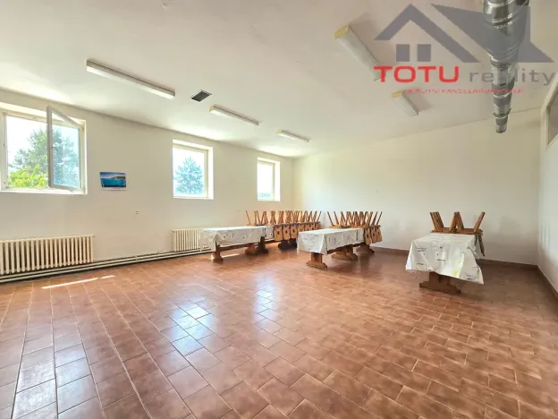 Pronájem kanceláře, Černožice, 400 m2