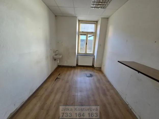 Pronájem výrobních prostor, Krnov - Pod Bezručovým vrchem, Hlubčická, 533 m2