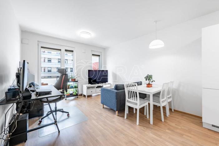 Pronájem bytu 2+kk, Praha, Schránilova, 52 m2