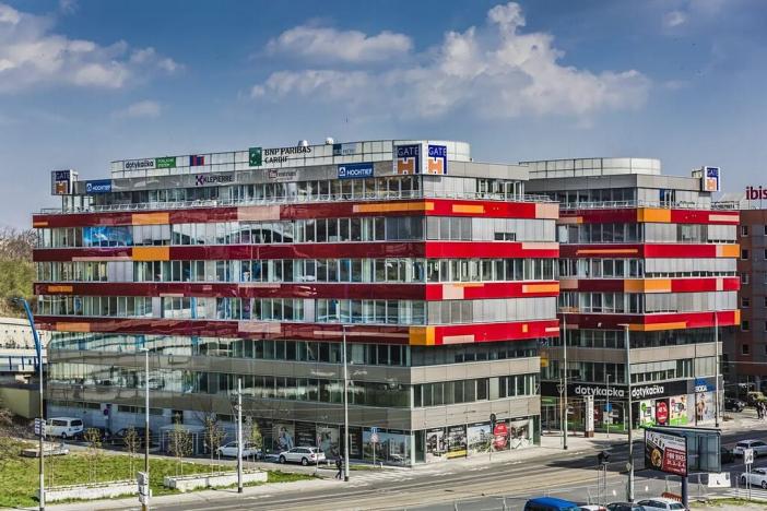 Pronájem kanceláře, Praha - Smíchov, Plzeňská, 520 m2