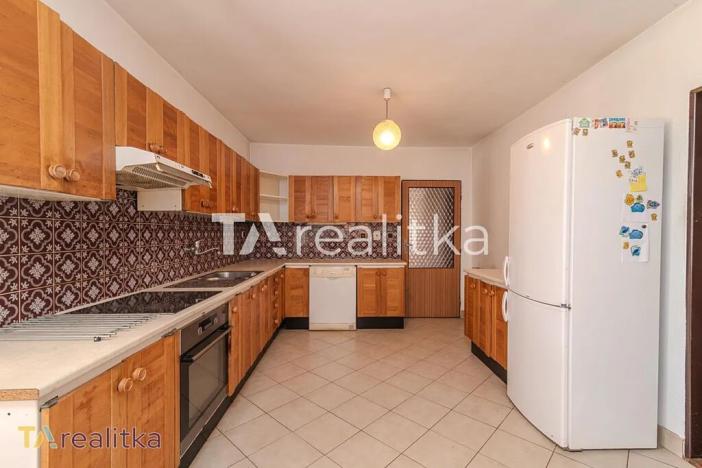 Prodej rodinného domu, Ženklava, 360 m2