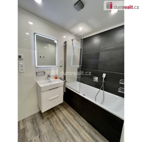 Pronájem bytu 3+1, Zlín, Podlesí I, 68 m2