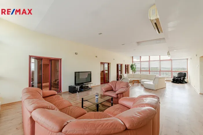 Prodej ubytování, Havířov - Šumbark, U Nádraží, 595 m2