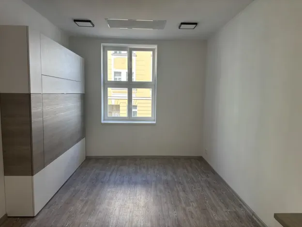 Pronájem bytu 1+kk, Praha - Nusle, Družstevní, 38 m2