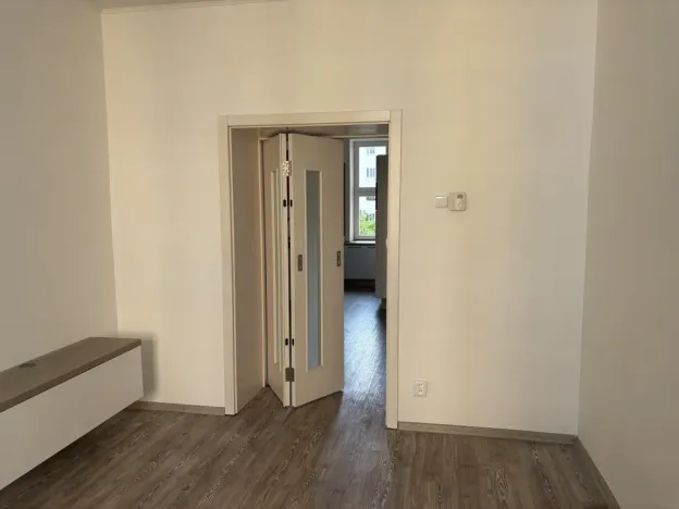 Pronájem bytu 1+kk, Praha - Nusle, Družstevní, 38 m2