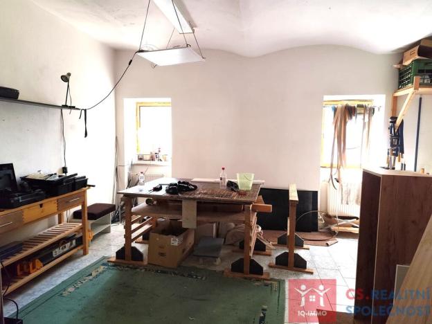 Pronájem obchodního prostoru, Znojmo, Vídeňská třída, 98 m2