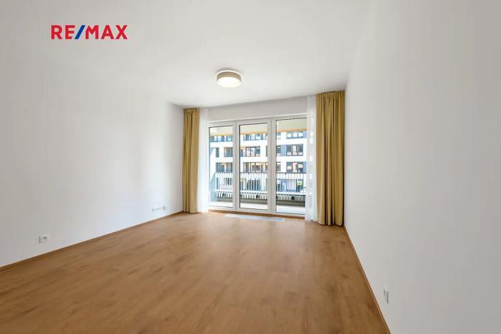 Pronájem kanceláře, Praha - Hloubětín, Poděbradská, 31 m2