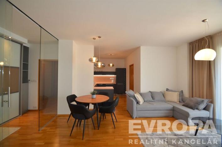Pronájem bytu 2+kk, Praha, Korunní, 82 m2