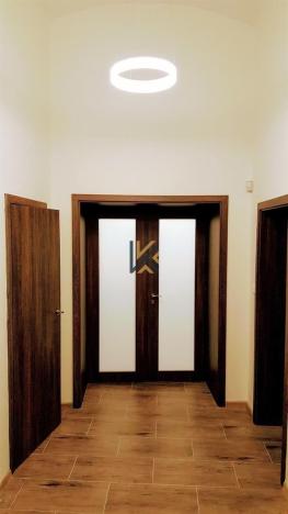 Pronájem kanceláře, Praha, Tyršova, 23 m2