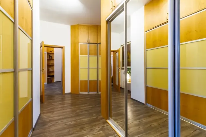 Prodej bytu 4+kk, Praha - Dolní Měcholupy, Za kovárnou, 215 m2