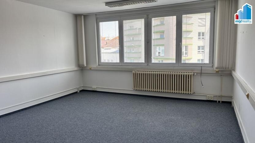 Pronájem kanceláře, Plzeň, Modřínová, 27 m2
