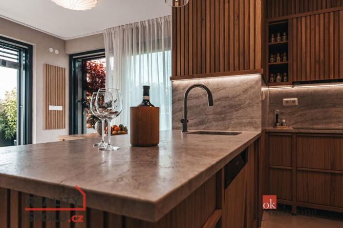 Prodej bytu 3+kk, Plzeň - Doudlevce, Heyrovského, 158 m2