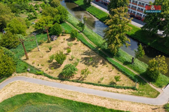 Pronájem zahrady, Zlín - Prštné, 1799 m2