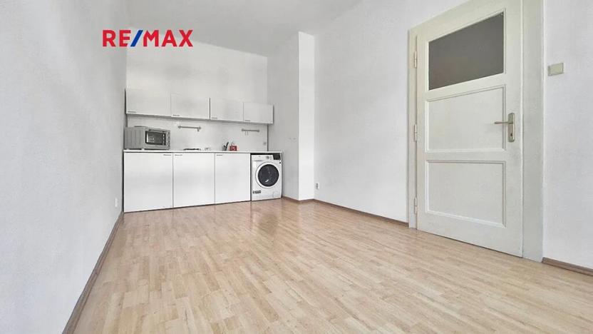 Pronájem bytu 1+1, Praha - Smíchov, Fráni Šrámka, 47 m2