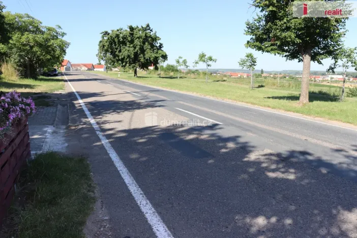 Prodej garáže, Horní Věstonice, U Venuše, 165 m2