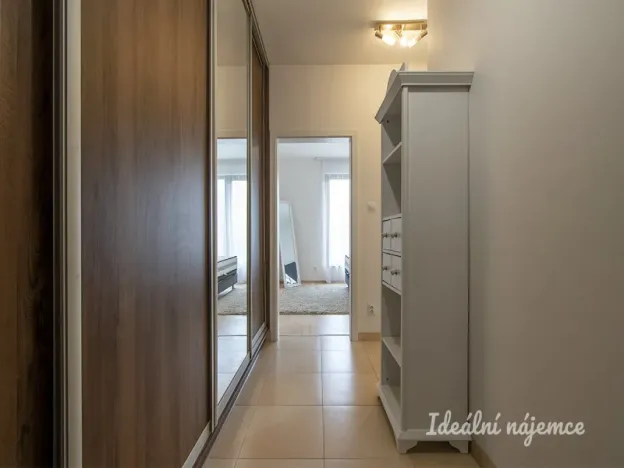 Pronájem bytu 2+kk, Praha - Hrdlořezy, Učňovská, 54 m2