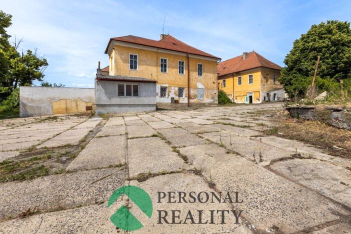 Prodej historického objektu, Libořice, 1000 m2