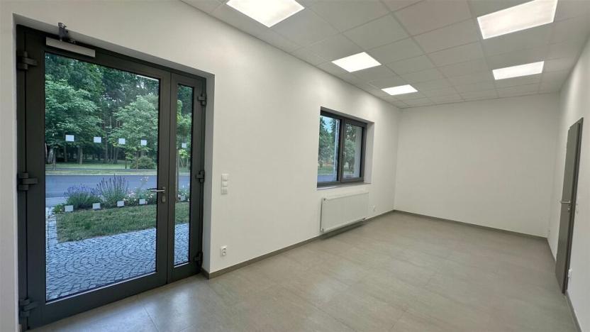 Pronájem obchodního prostoru, Františkovy Lázně, Nádražní, 27 m2