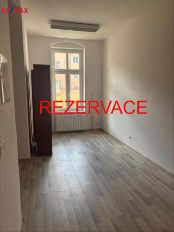 Pronájem kanceláře, Karlovy Vary, Krymská, 24 m2