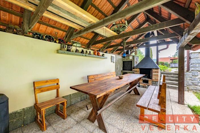 Prodej rodinného domu, Kozárovice, 180 m2