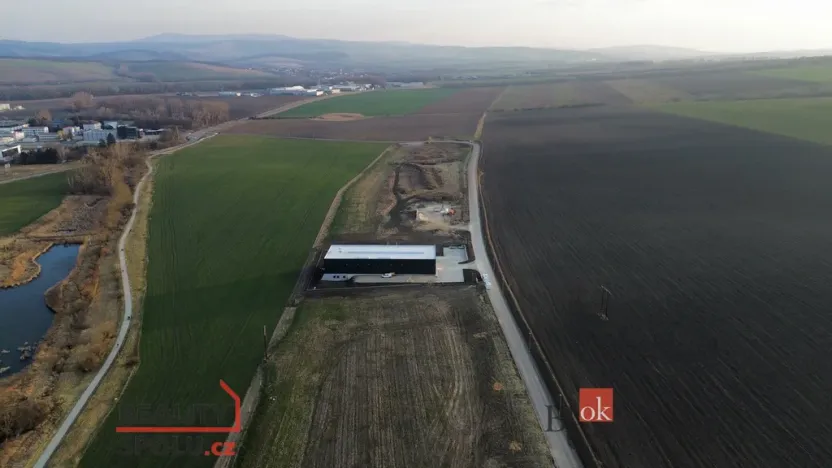 Prodej komerčního pozemku, Uherský Brod, Škrlovec, 10000 m2