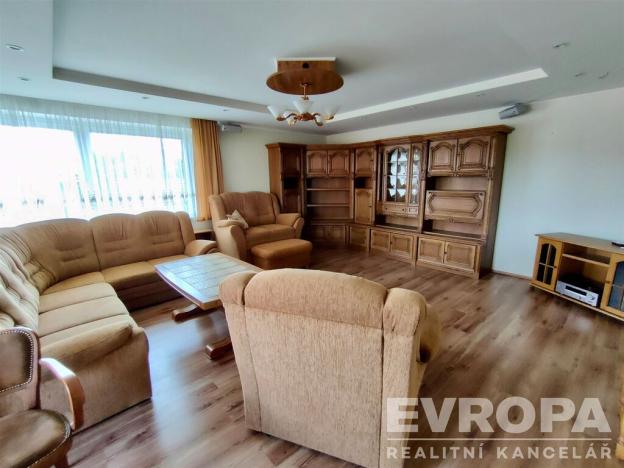 Prodej komerční nemovitosti, Uhlířské Janovice, Kolínská, 495 m2