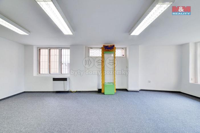 Pronájem obchodního prostoru, Mariánské Lázně, Hlavní třída, 35 m2