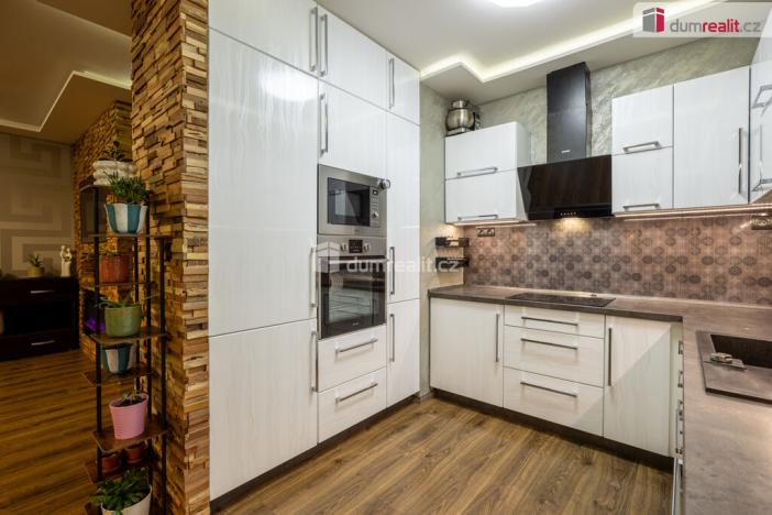 Prodej rodinného domu, Veltrusy, Lomená, 118 m2