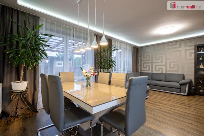 Prodej rodinného domu, Veltrusy, Lomená, 118 m2