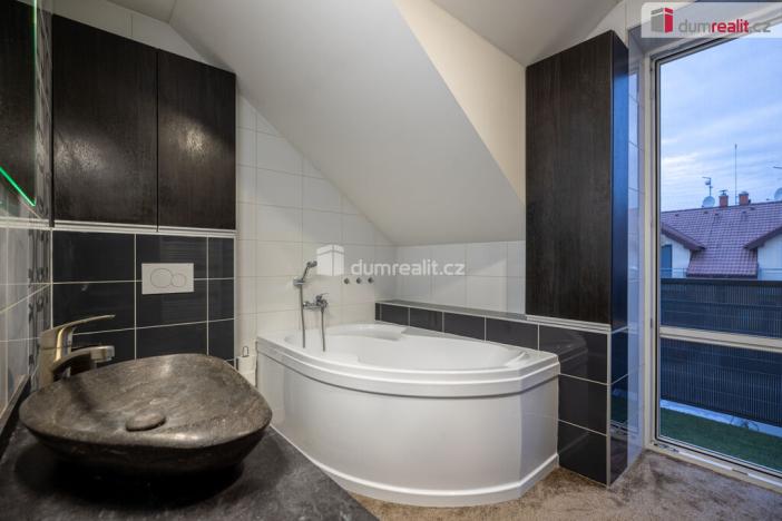 Prodej rodinného domu, Veltrusy, Lomená, 118 m2