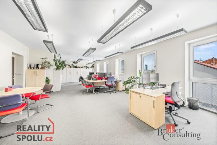 Pronájem kanceláře, Plzeň - Jižní Předměstí, Radobyčická, 236 m2