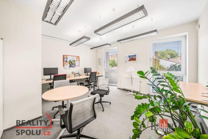 Pronájem kanceláře, Plzeň - Jižní Předměstí, Radobyčická, 236 m2