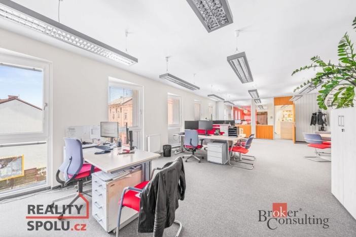 Pronájem kanceláře, Plzeň - Jižní Předměstí, Radobyčická, 236 m2
