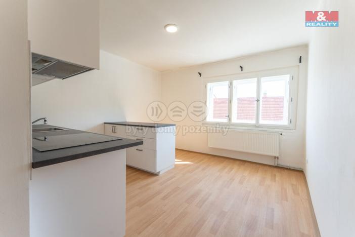 Prodej činžovního domu, Liběchov, nám. V. Levého, 1120 m2