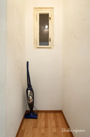 Pronájem bytu 1+kk, Praha - Libeň, Na Rokytce, 29 m2