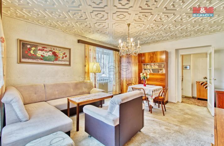 Prodej bytu 2+1, Ostrov, Komenského, 77 m2
