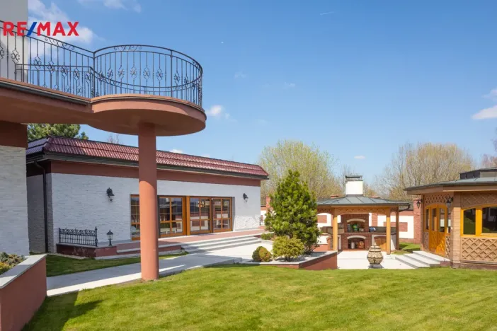 Prodej rodinného domu, Jenišov - Pod Rohem, K Rohu, 435 m2