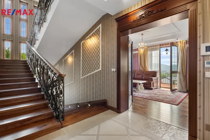 Prodej rodinného domu, Jenišov - Pod Rohem, K Rohu, 435 m2