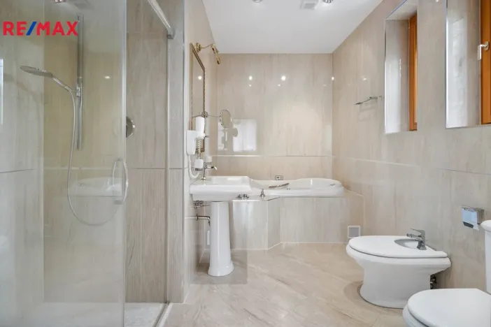 Prodej rodinného domu, Jenišov - Pod Rohem, K Rohu, 435 m2