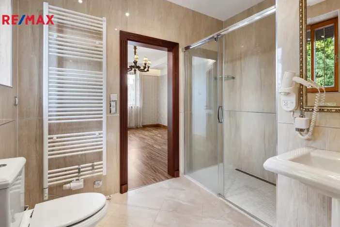 Prodej rodinného domu, Jenišov - Pod Rohem, K Rohu, 435 m2