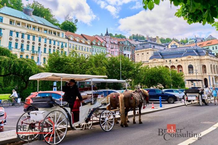 Prodej bytu 3+kk, Karlovy Vary, Divadelní náměstí, 137 m2