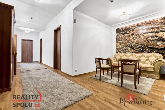 Prodej bytu 3+kk, Karlovy Vary, Divadelní náměstí, 137 m2