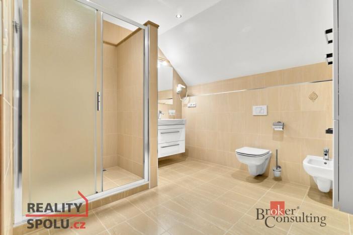 Prodej bytu 3+kk, Karlovy Vary, Divadelní náměstí, 137 m2